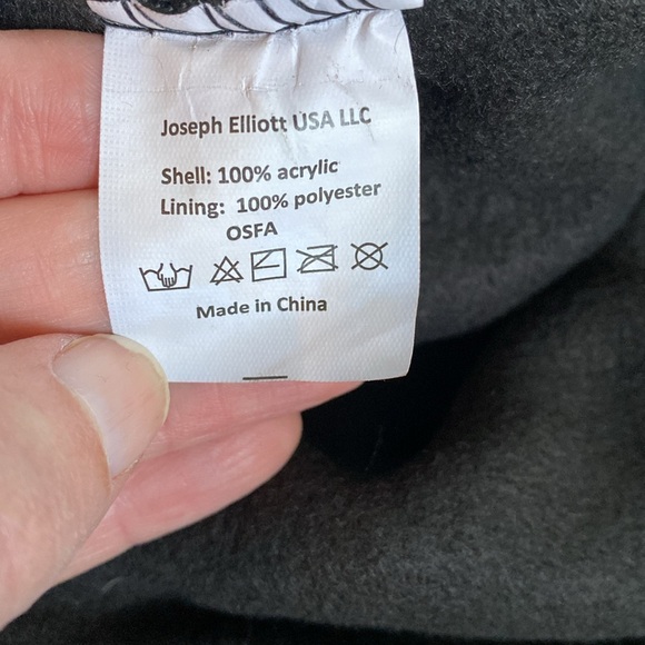 Joseph Elliott black beanie with fleece interior - Picture 5 of 7